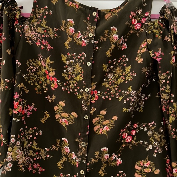 LAUREN Conrad XS Floral ColdShoulder Back ButtonUp Top Brown Floral pat… - Picture 7 of 13